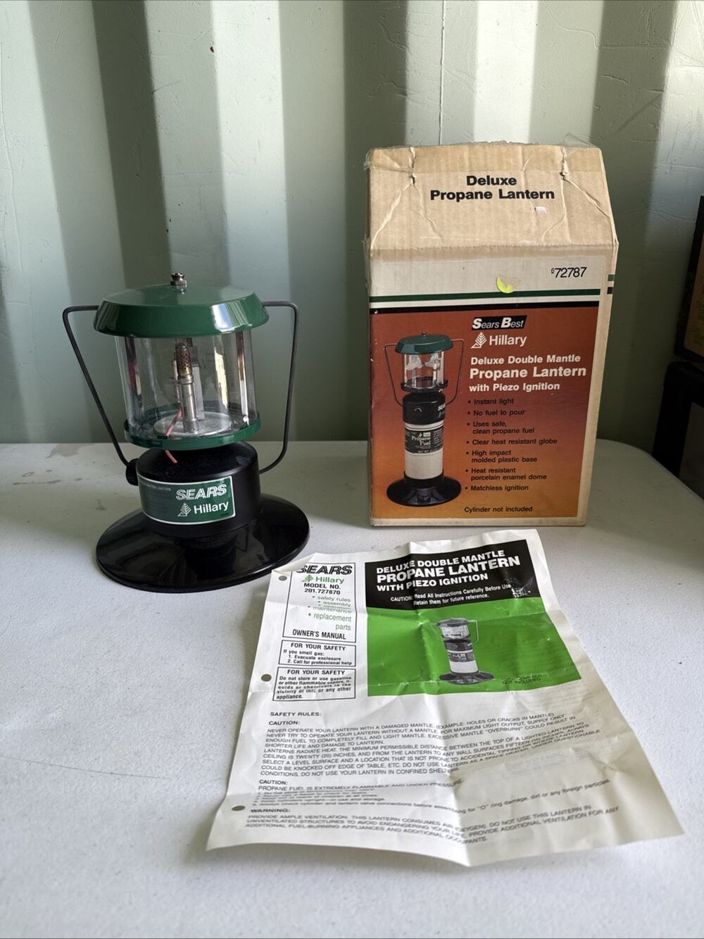 SEARS BEST HILLARY DELUXE DOUBLE MANTLE PROPANE LANTERN W/PIEZO IGNITION